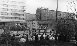 1 Mai 1977